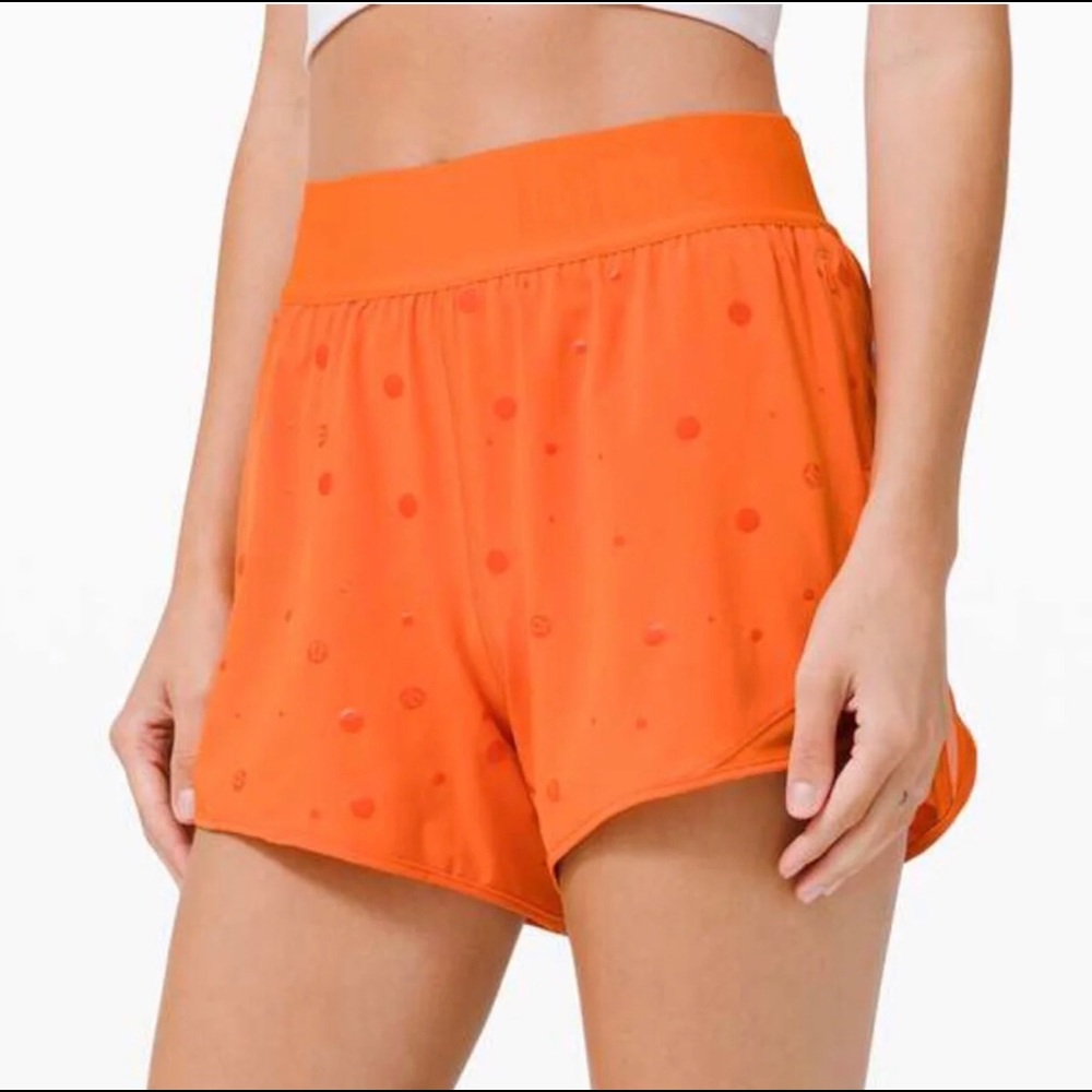 Lululemon hotty hot logo shorts (4)